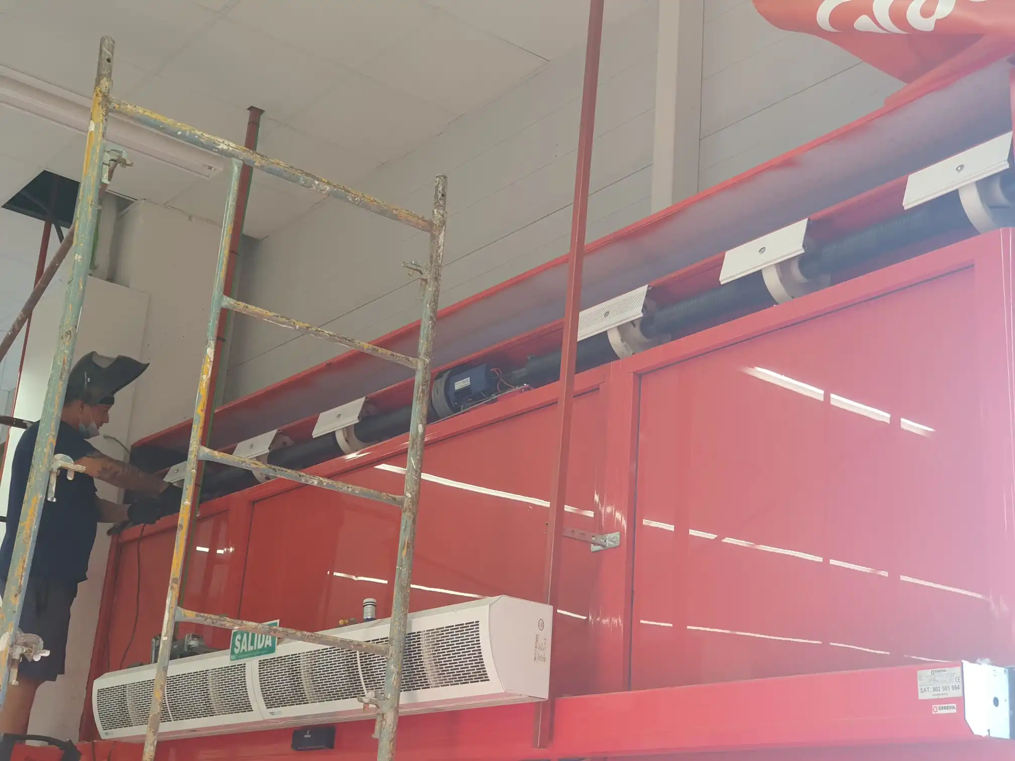 Empresa de reparacion de persianas metalicas en Bullas Motorización de persianas de comercio en Bullas